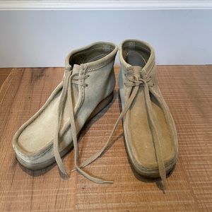 Chukka boots